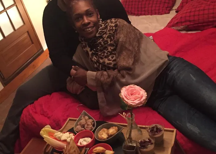 Luxury Next To Eiffel Tower In The Center Of -