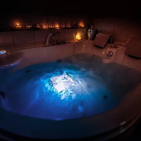 Luxury Next To Eiffel Tower In The Center Of - Panzió