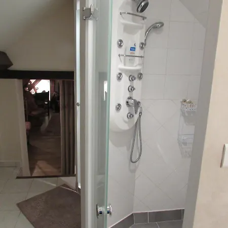 לינה וארוחת בוקר Luxury Next To Eiffel Tower In The Center Of - פריז