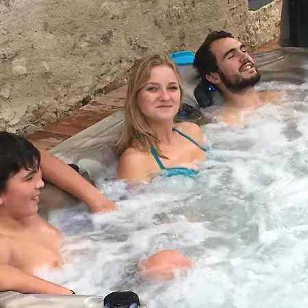 לינה וארוחת בוקר Luxury Next To Eiffel Tower In The Center Of - פריז